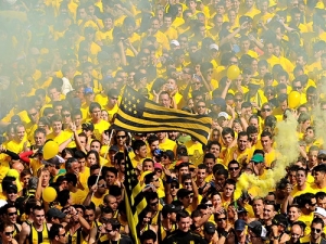Incidentes entre hinchas de Peñarol y policías en Rio