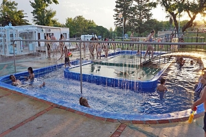 Vacaciones: centros termales superan 90%