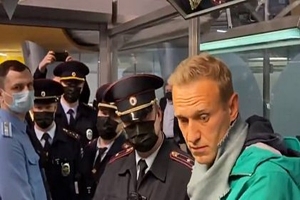 Navalny, aislado en una celda