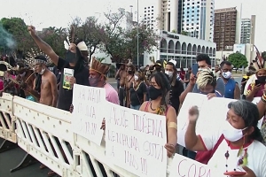 Brasil, protestas de indígenas por tierras