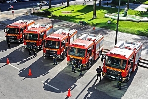 Cinco vehículos a Bomberos