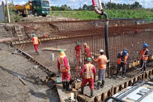 Constructora despide a 420 trabajadores
