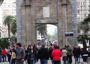 Encuesta: ¿Cuánto le interesa la política a los uruguayos?