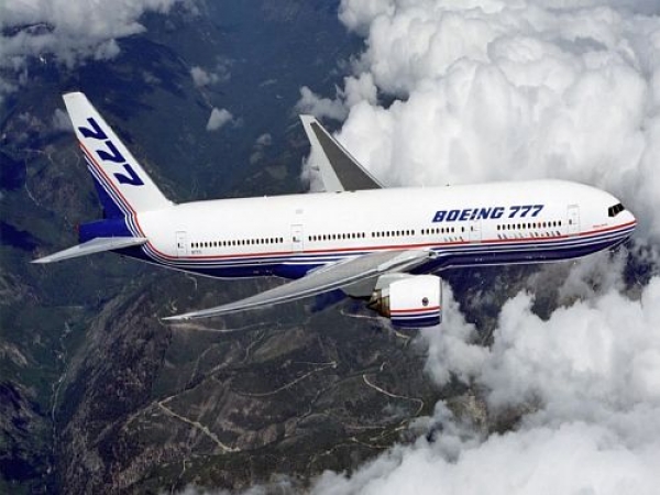 Avión con 132 personas se estrella en China