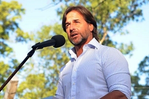 Orsi y Pereira contra a abucheos a Lacalle Pou