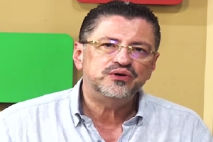 Rodrigo Chaves gana la presidencia de Costa Rica