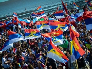 Frente Amplio organiza un &quot;banderazo&quot;