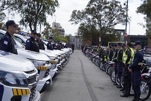 Policía refuerza su flota con nuevos vehículos