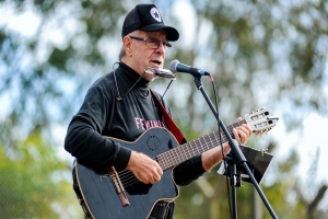 León Gieco ante privadas de libertad