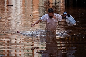 Lluvias en el Sur: voluntarios siguen con rescates