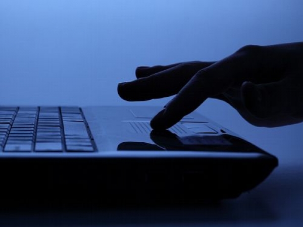 UE endurece las normas para el porno