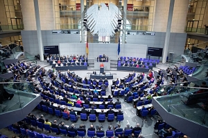 Parlamento alemán aprueba el envío de armamento a Ucrania