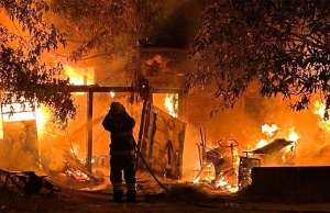 Muertos y destrucción en incendios forestales en Hawai