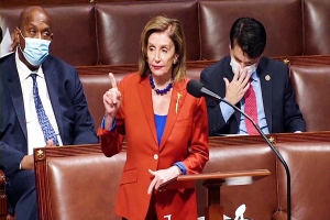 Nancy Pelosi arrancó gira hablando de Taiwán