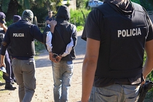 Salto: Incautan drogas, arma y municiones