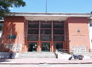 Sindicato de profesores hace paro y ocupa liceo