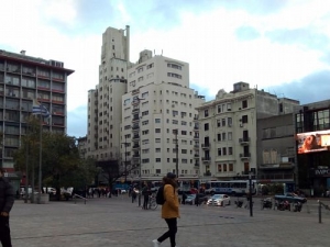 Concentran mujeres en la explanada