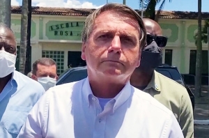 Allanan la casa de Jair Bolsonaro