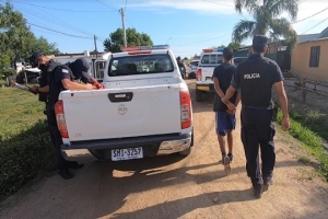 Salto: Enfrentamiento entre policías y vecinos