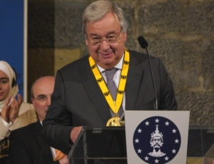 Guterres pide revocar la suspensión de la financiación