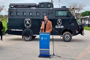 Nuevo blindado a la Guardia Republicana