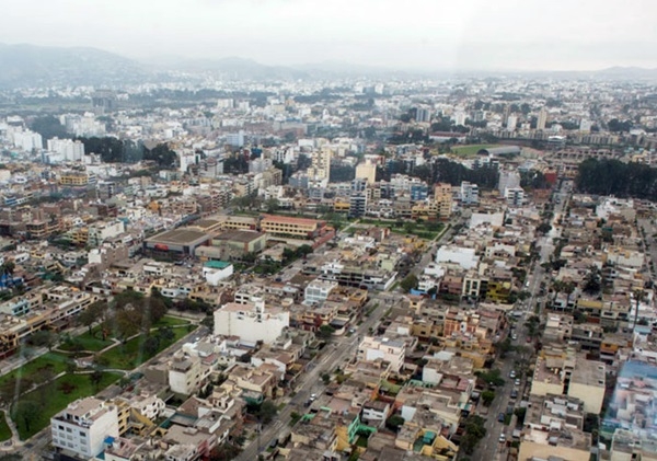 Lima en emergencia por posibles lluvias intensas