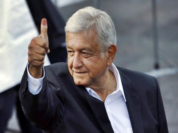 López Obrador y su marcha multitudinaria