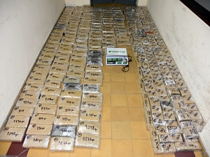 Incautan más de 350 kilos de marihuana