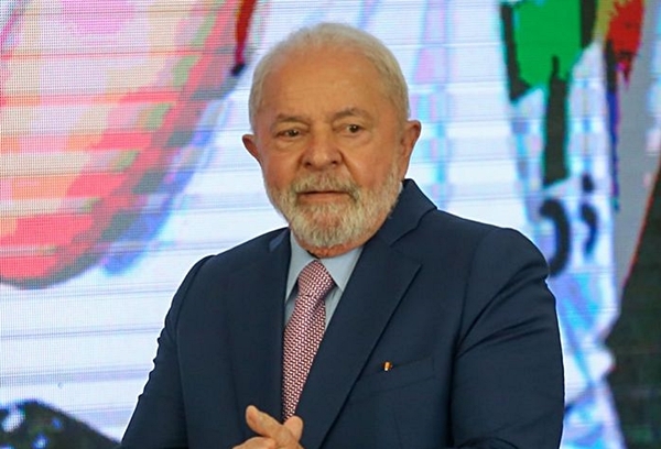 Lula veta parte de la ley que flexibiliza la tala