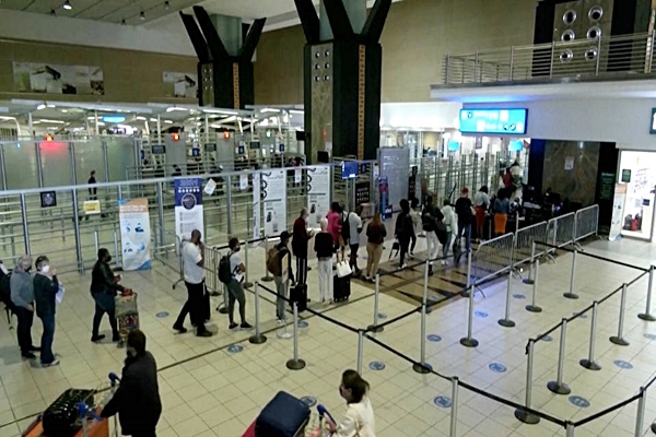 Sudáfrica critica las prohibiciones de viajes